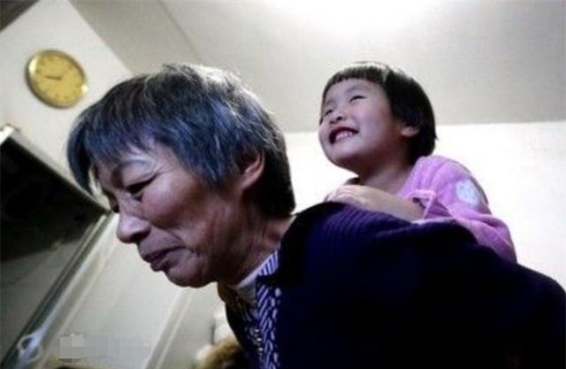 赠卵试管促排要天天去医院吗